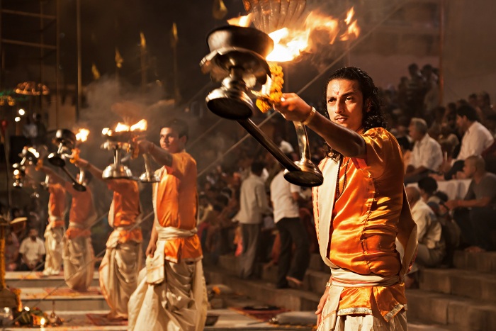 ganga-aarti-ritual-varanasi